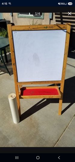 Easel with 2 paper rolls