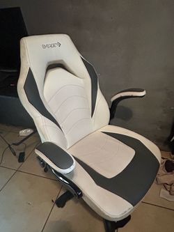 Selling these three things they’re all used but not damage or anything like that