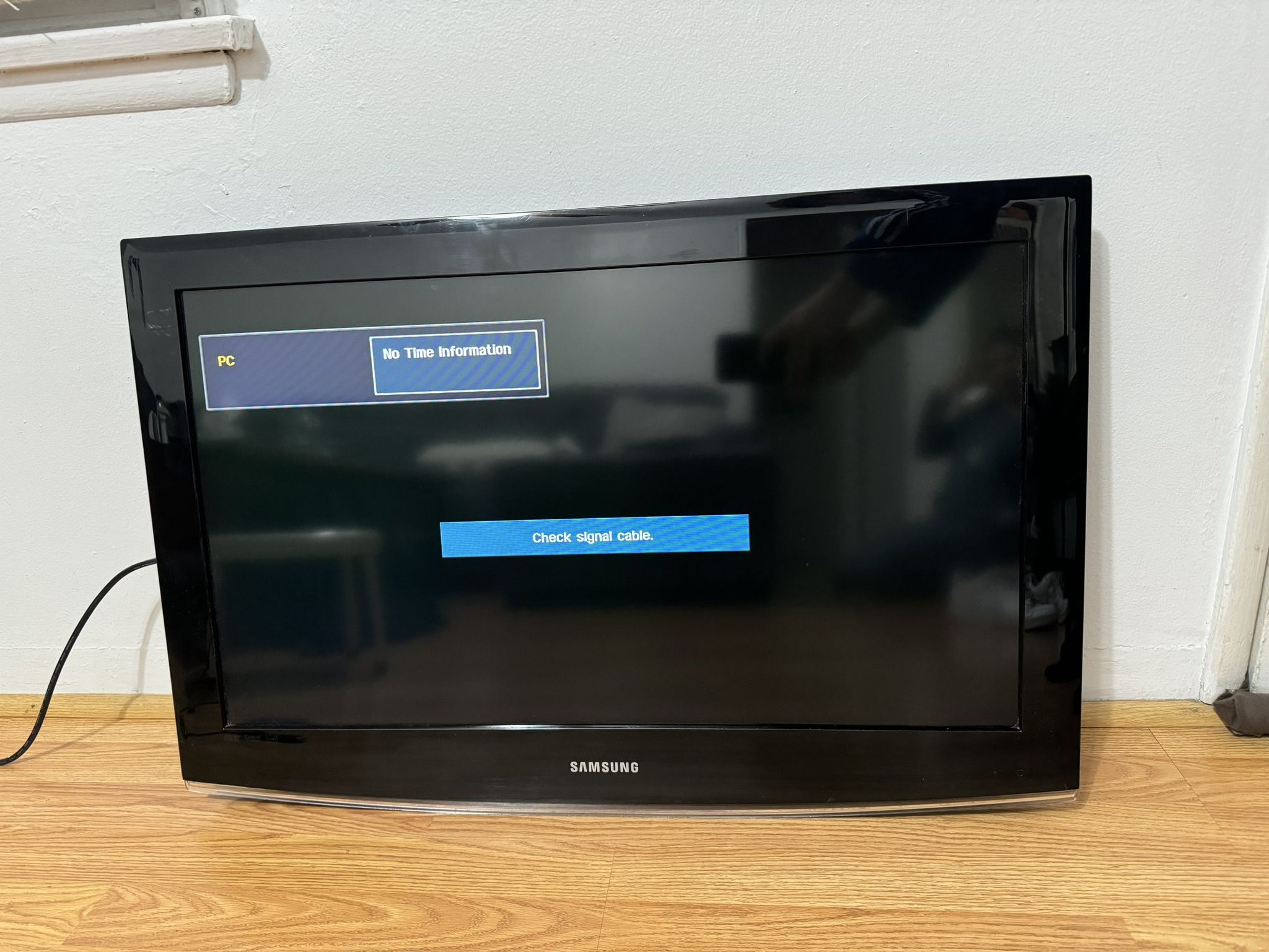 Samsung TV 32in