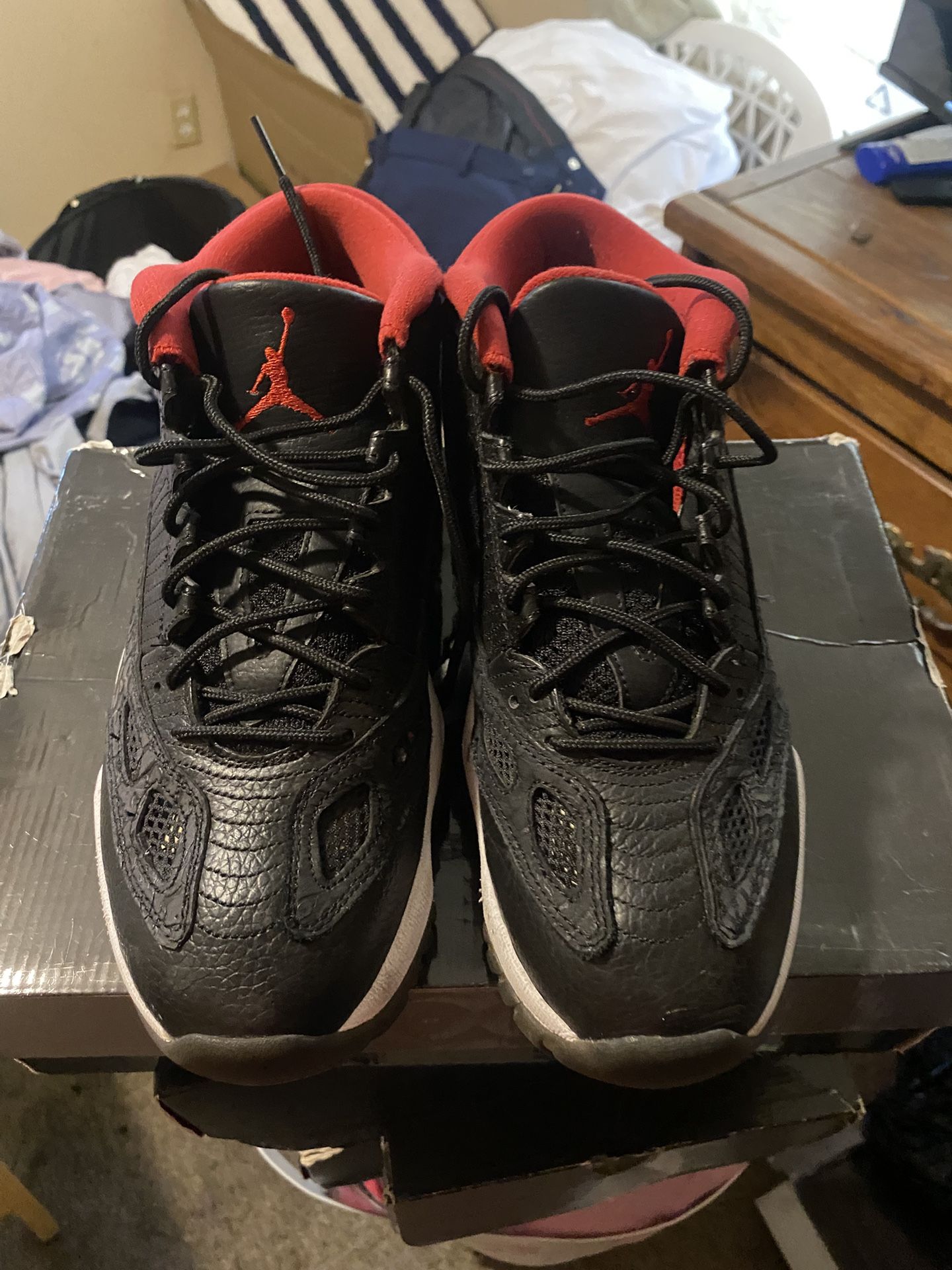 Air Jordan 11 IE Low Size 8.5