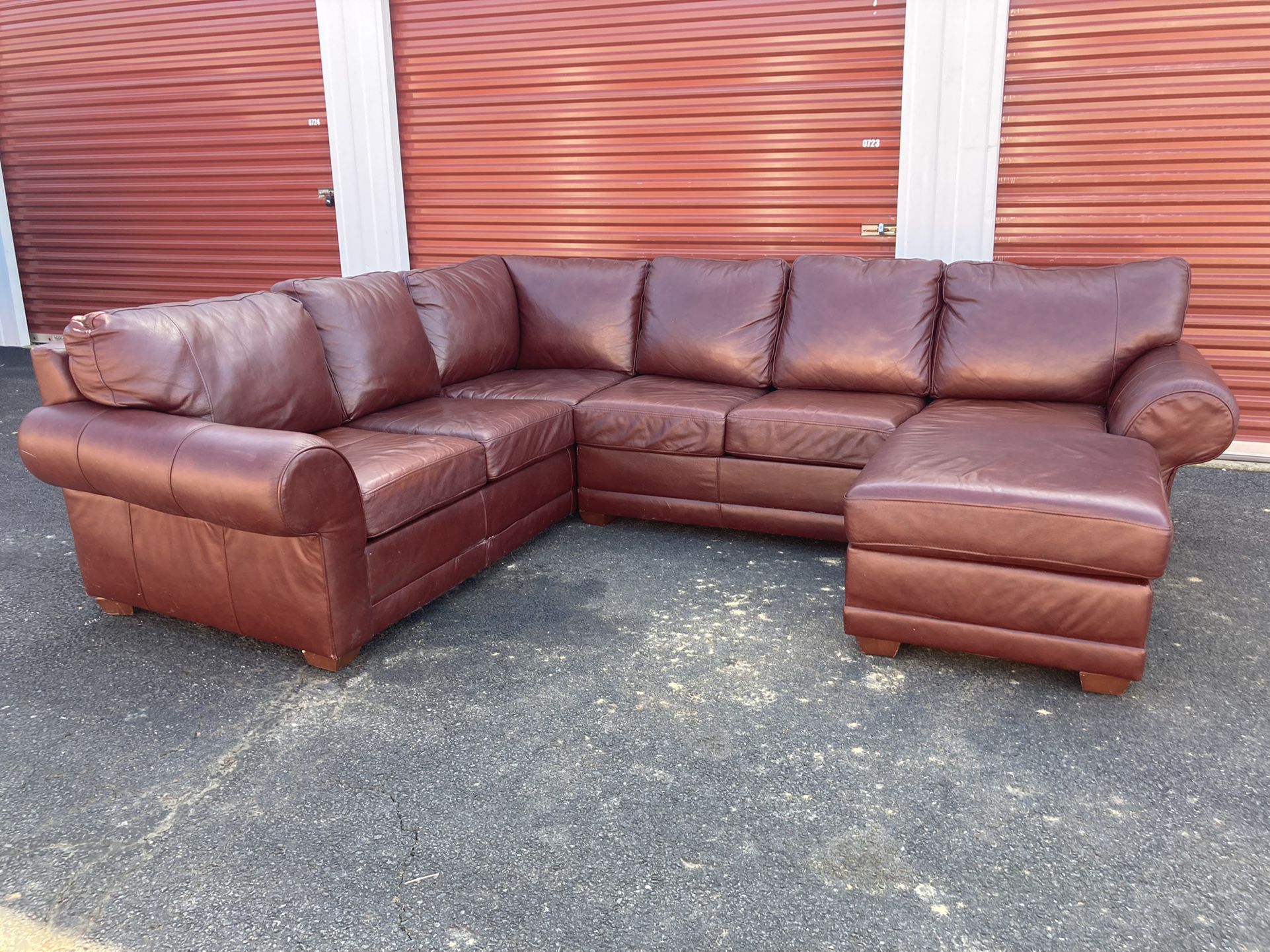Leather Sectional Sofa with Sleeper - DELIVERY INCLUDED 