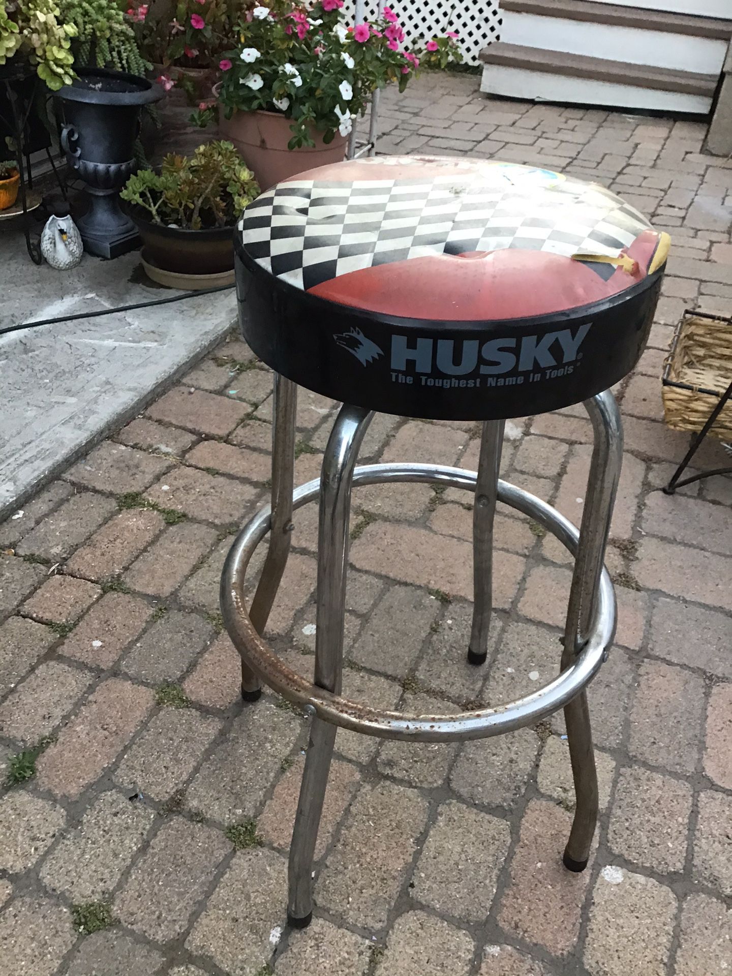 Husky shop stool