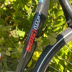 GMC - Denali Road Bike - 6061 Lightweight Alloy Tubing. 