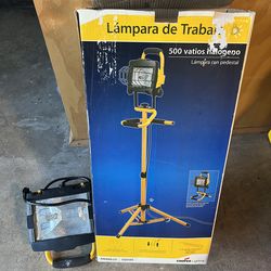 Cooper 500 Watt Worklight and pedestal