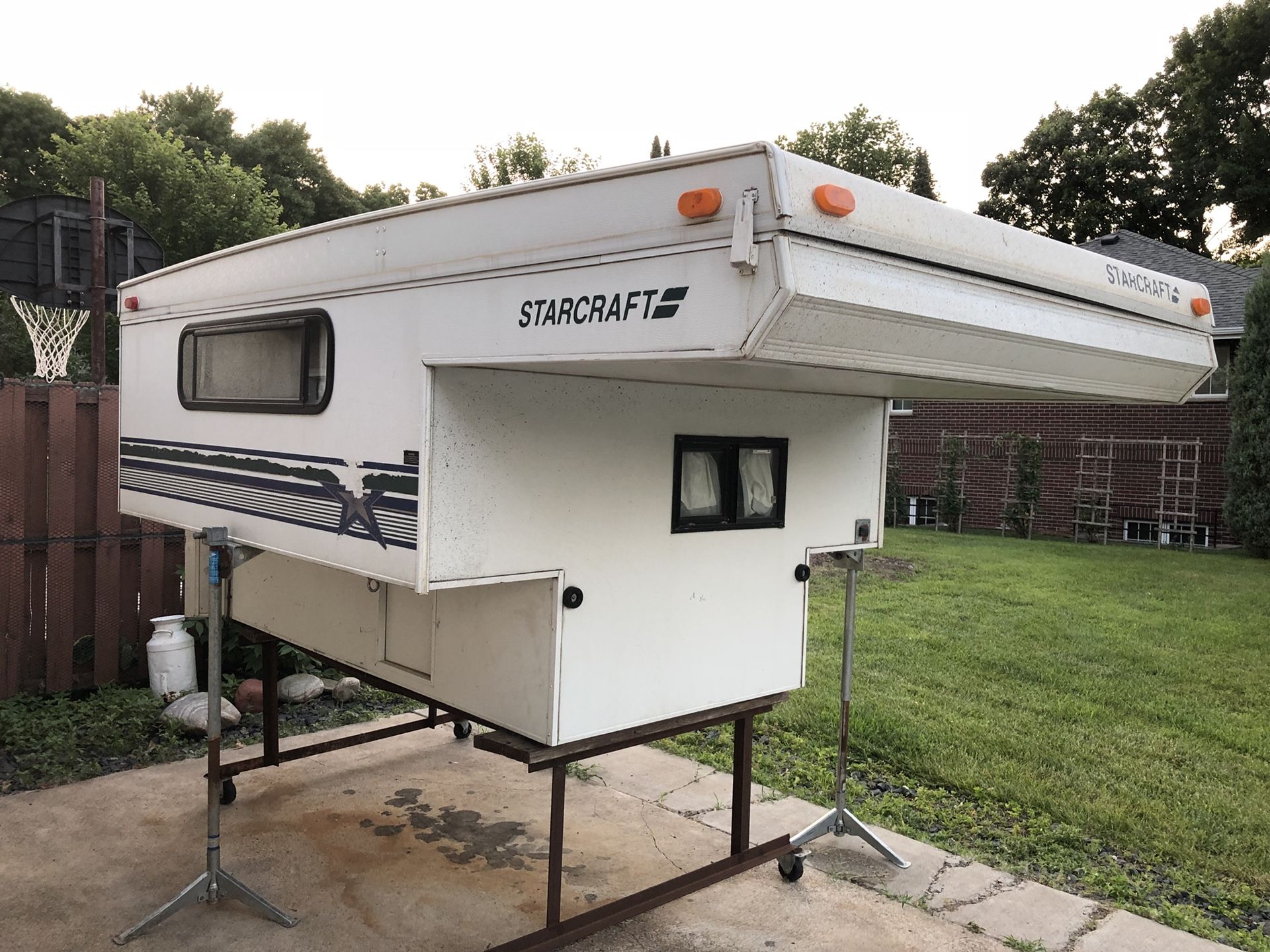 1998 Starcraft Pickup Truck Camper only 1500 lbs