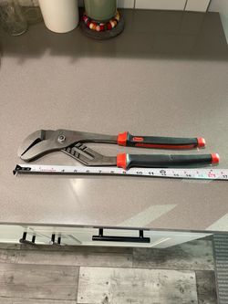17 inch Heavy Duty Channel Locks / Plyers made by Pittsburgh Tools in like New condition