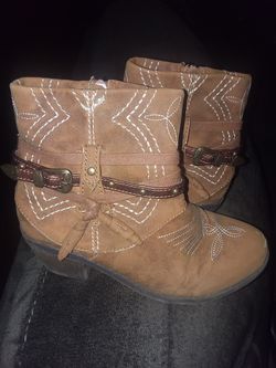 Girls boots