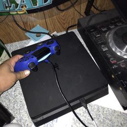 Ps4 muy buenas condiciones casi no lo uso buen estado