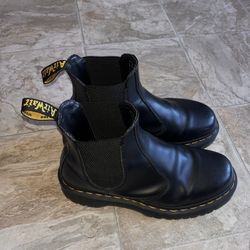 Dr Martens - Mens 6/womens 8