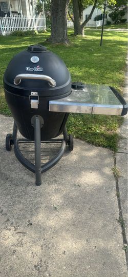 Charbroil Kamander 44.5-in W Black Kamado Charcoal Grill