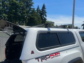 Leer canopy and roof rack