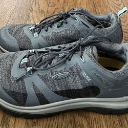 WOMENS MERRELL HIKING SHOES