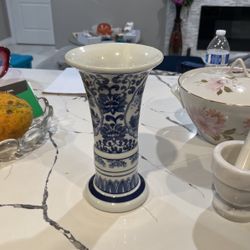 porcelain vase 
