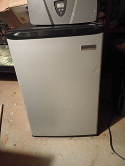 Frigidaire Gallery 3.2 Cu Ft Compact Fridge