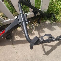 2 Bike Rack Hitch, One Missing The Keys,the Other One Is Good