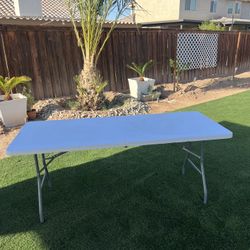 Folding Table 
