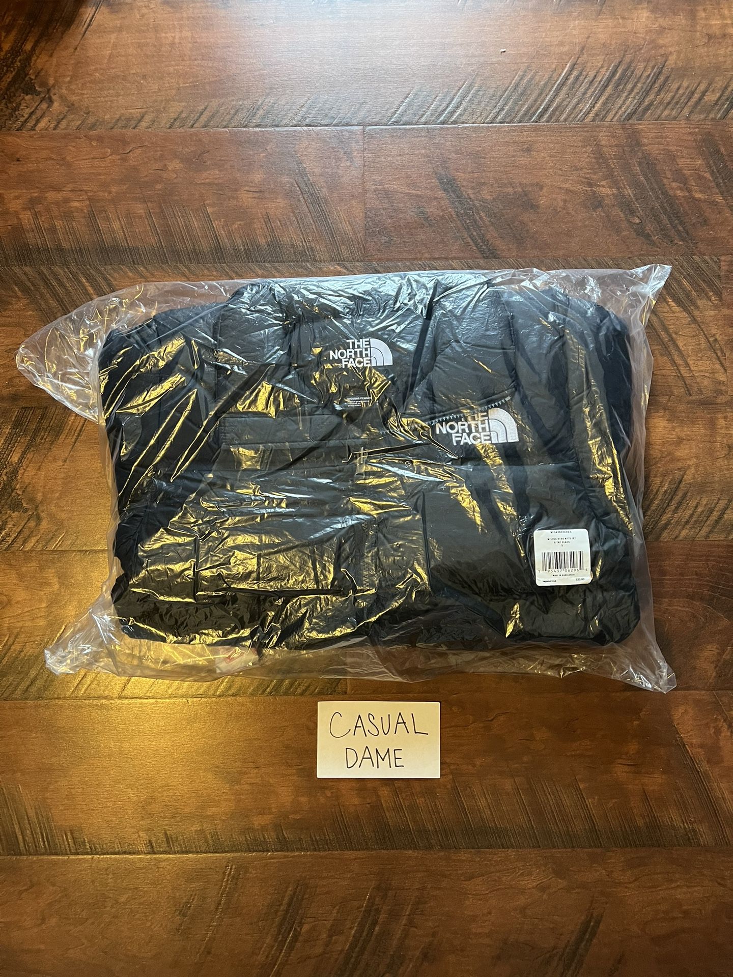 The North Face Women’s 1996 Retro Nuptse Jacket SMALL ***Below MSRP***