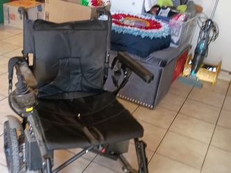 Electric  Traveling Wheelchair