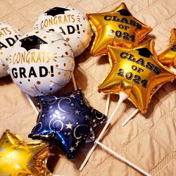 Graduation Balloons and Mini Banners