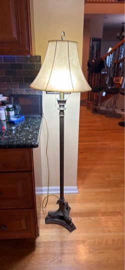 Like new condition, high quality home decor, Variety of different lamps and shades, floor lamps, table lamps, great for nightstands and side tables, $
