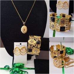 Art DEco, Vintage Set 3 Items, 1 Necklace with Locker Pendant, 1 Pair of Earrings, 1 Art deco Bracelet filigree, Gold tone.#743
