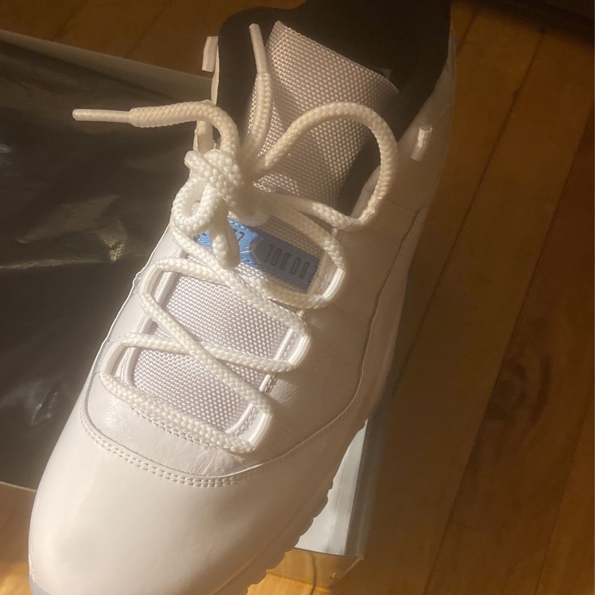 Jordan 11 Low Legend Blue Size 11