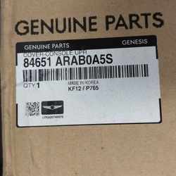 Cover Console, GV70 Genesis OEM. 