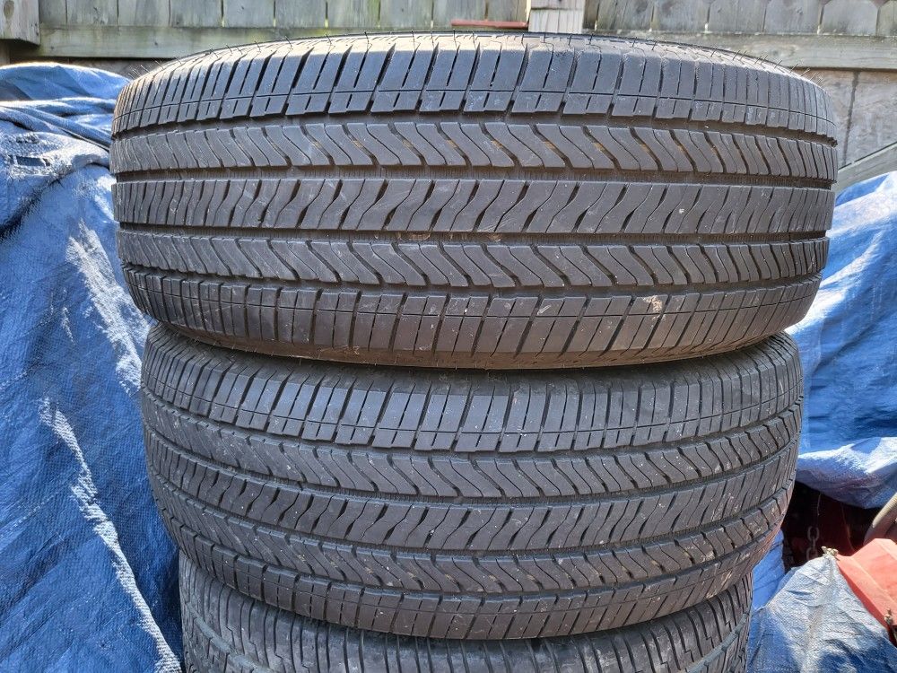 2 - Bridgestone Alenza 255/65R18