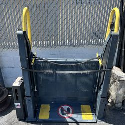 Wheel Chair Lift