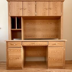 Oak Computer Desk and Hutch