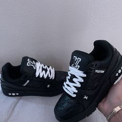 Black Lv Trainers