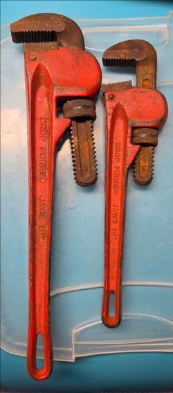 Drop Forged Pipe Wrenches Set of 2