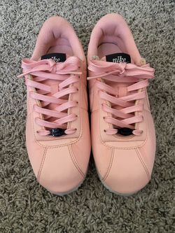 Pink Nike Shoes 