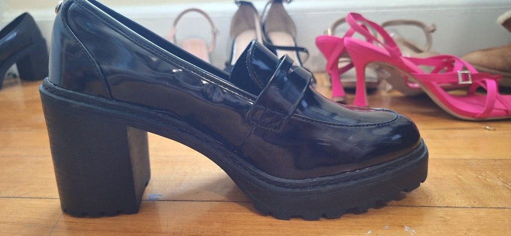 Black Mary Jane Pumps