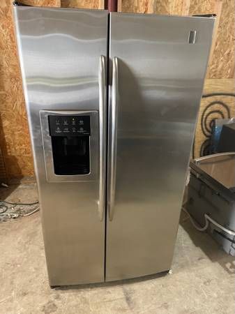 REFRIGERATOR