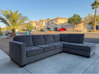 Gray Sectional Couch 🚛🚚 Free Delivery 🚛🚚