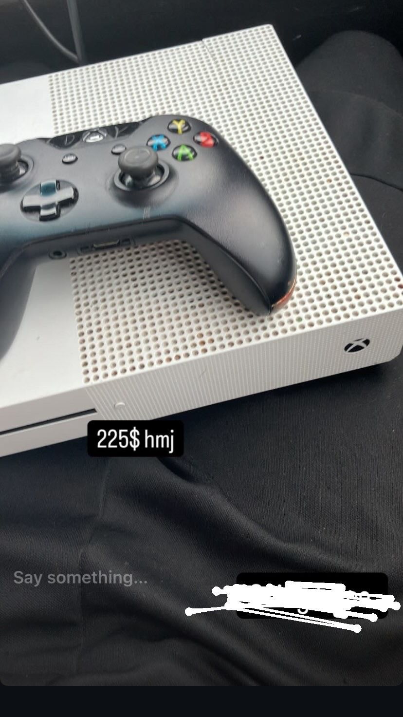 Xbox One S And Ferrari Gaming Wheel