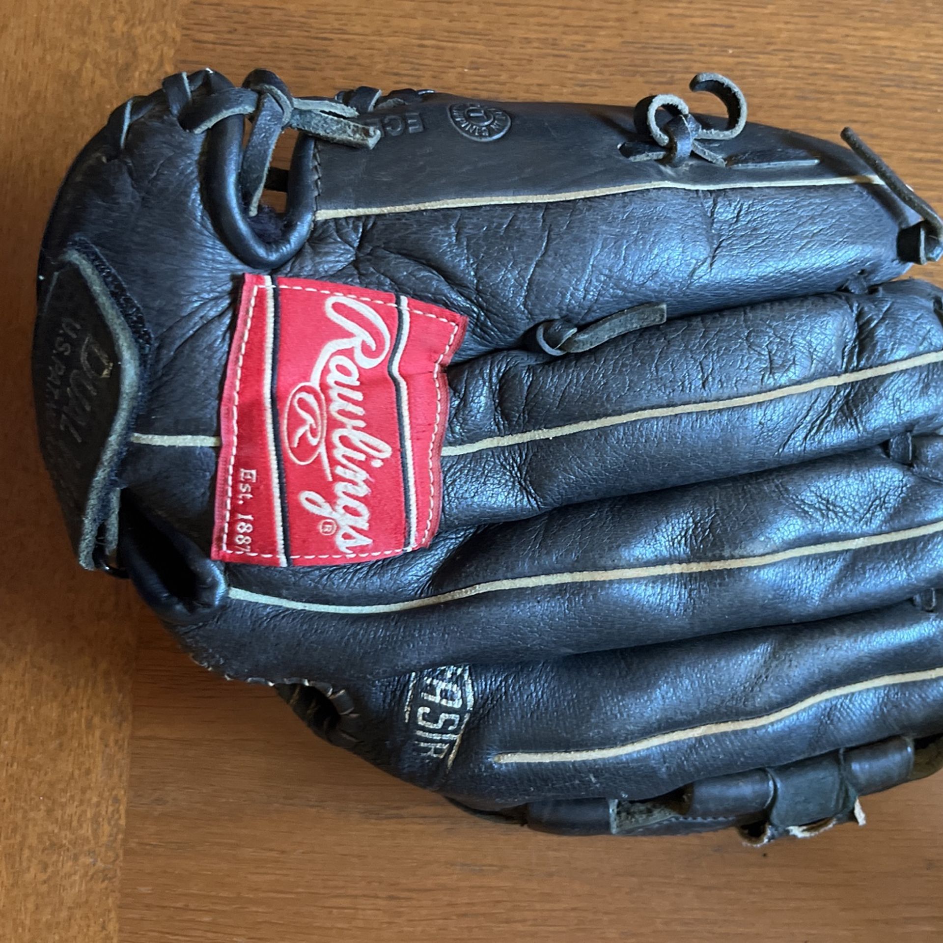 Rawlings Youth Baseball Glove RCS115- 11 1/2