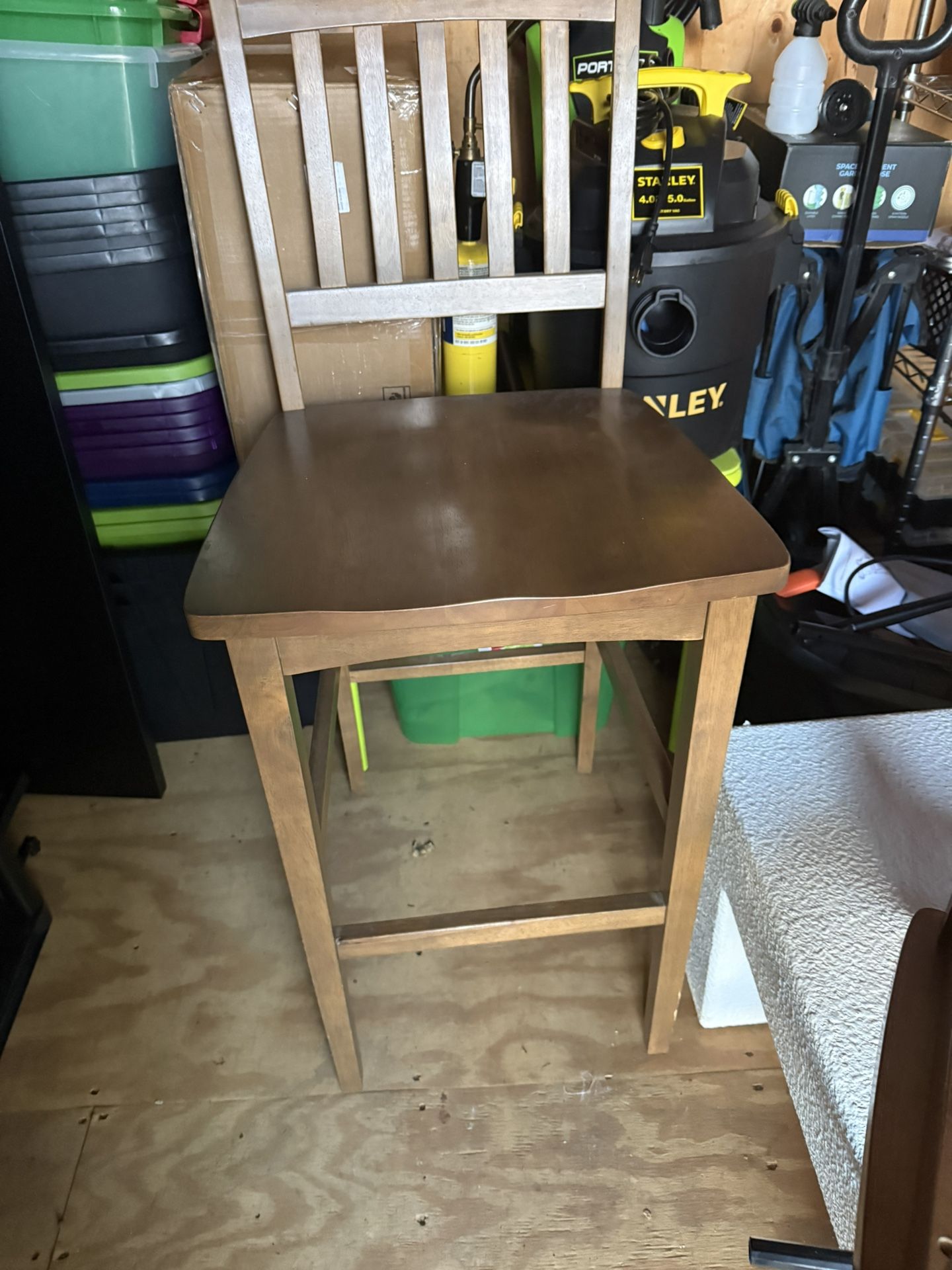 2 Bar Stools Excellent Condition Solid Wood