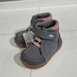 Kids Shoes Size 6 