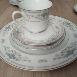 Fine Porcelain China, Diane Japan Dinner Set 4/16 Pcs