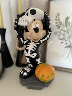 Mickey Halloween Skeleton