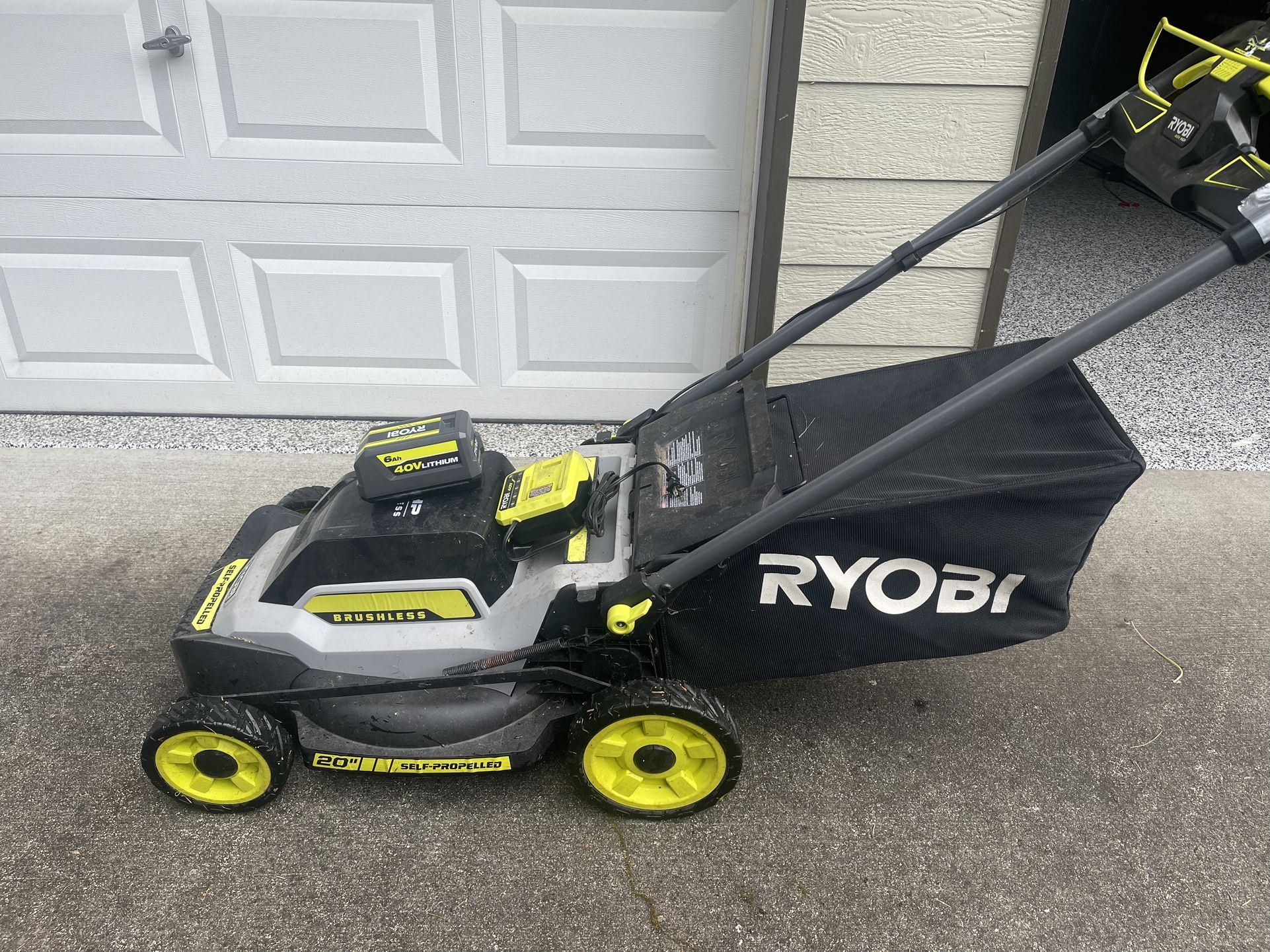 40V HP Brushless 20 in. Cordless Battery Walk Behind Push Lawn Mower