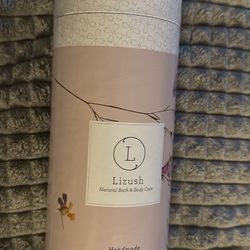 LIZUSH Natural Bath & Body Care NEW  3 Bath Bombs