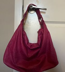 Leather pink shoulder bag