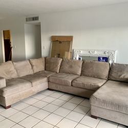 For Sale Sofa Burdine’s 6 Seats 