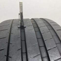 255-40-20 Michelin Pilot Super Sport Tire 85%