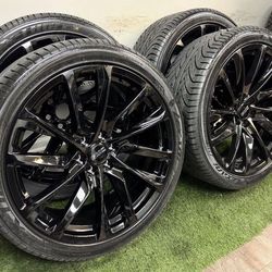 NEW 24 inch gloss black gm style wheels with 305/35r24 lexani tires