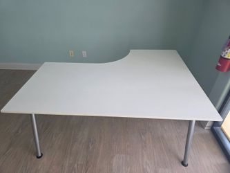 White L-Shaped Desk (Ikea)