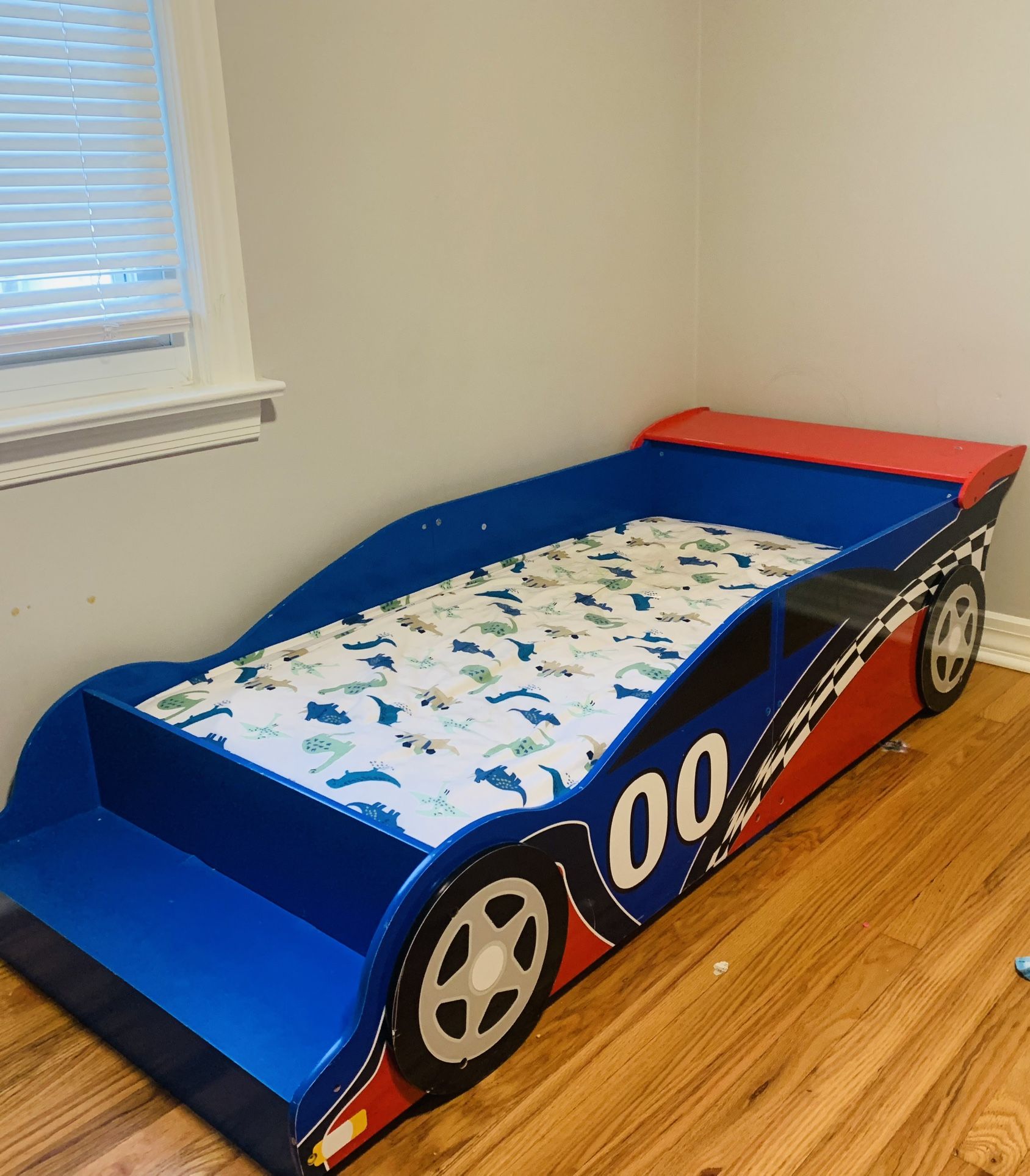 Race car Toddler bed 